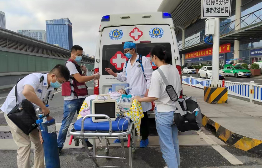 马尔康市救护车出租公司